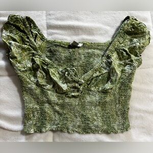 Green floral t-shirt cropped top